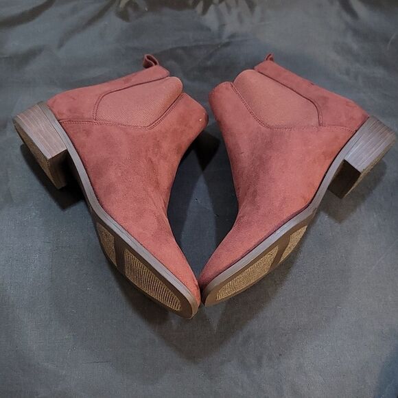 BRAND NEW LOFT OUTLET ROUND TOE SLIP-ON WOMEN"S ANKLE BOOT - Picture 13 of 14